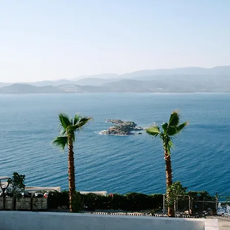 Apartment Sea View W Garden Balcony By Beach In