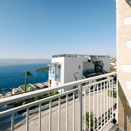 Apartment Sea View W Garden Balcony By Beach In Milas