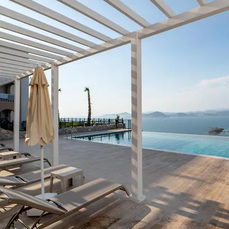 Apartment Sea View W Garden Balcony By Beach In