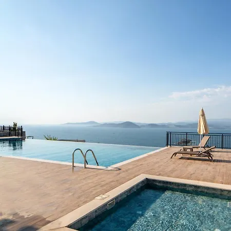 Sea View W Garden Balcony By Beach In Milas